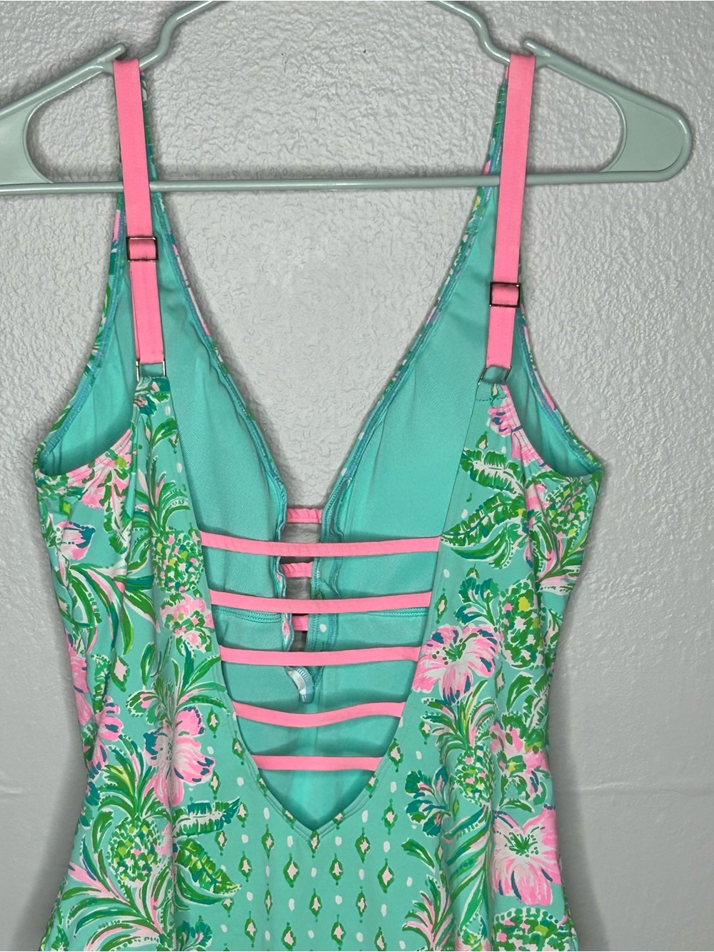 Lilly Pulitzer Jaspen One Piece Swimsuit in Oh Diamond Girl Print - Picture 7 of 9